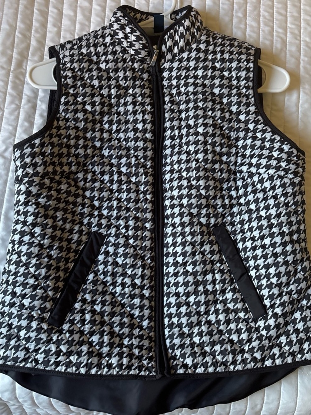 Karen Scott Girls' Black & White Houndstooth Quilted Vest